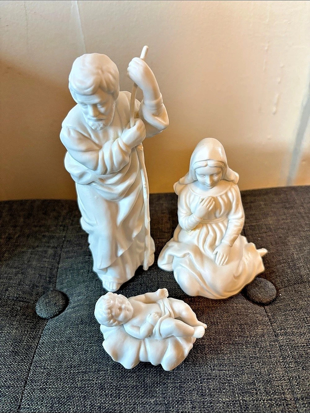 Avon Nativity Collectibles Holy Family Three Porcelain Figurines Porcelain